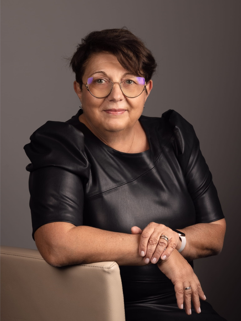 Prof. Asociat Dr. Dana-Lucia Stănculeanu