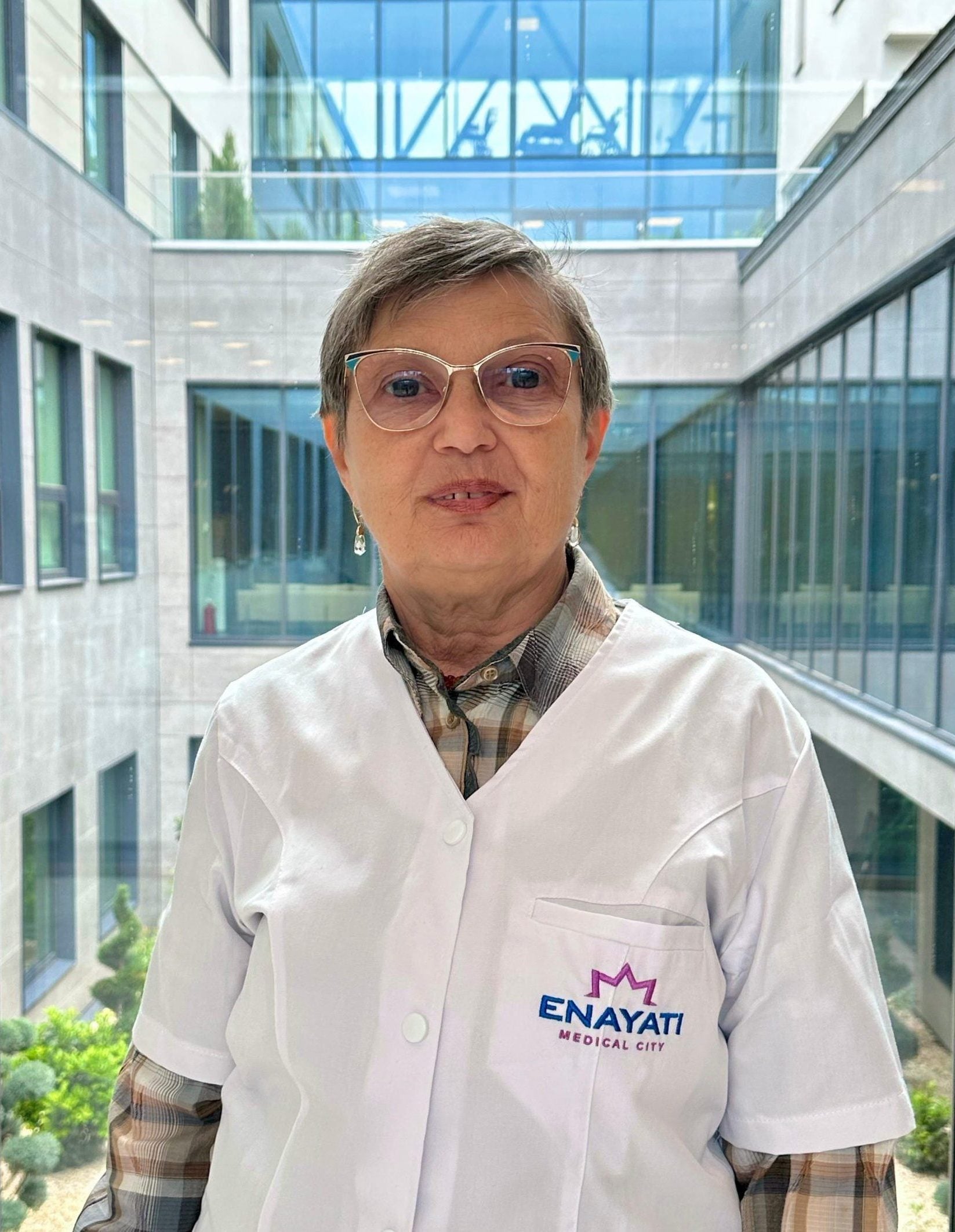 Dr. Elena Dumitrescu